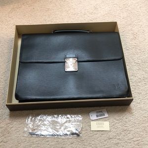 NWT Taiga leather Louis Vuitton Laguito briefcase